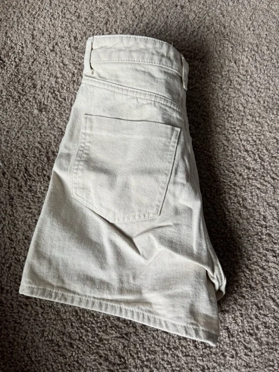 Zara High-Waist Cream Denim Shorts - Picture 5 of 8